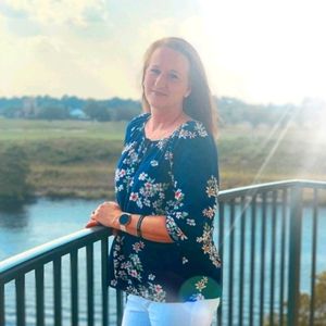 Meet your Posher, Crystal